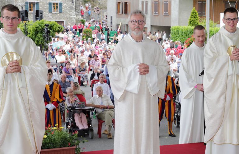 Le village de Saillon célèbre trois ordinations